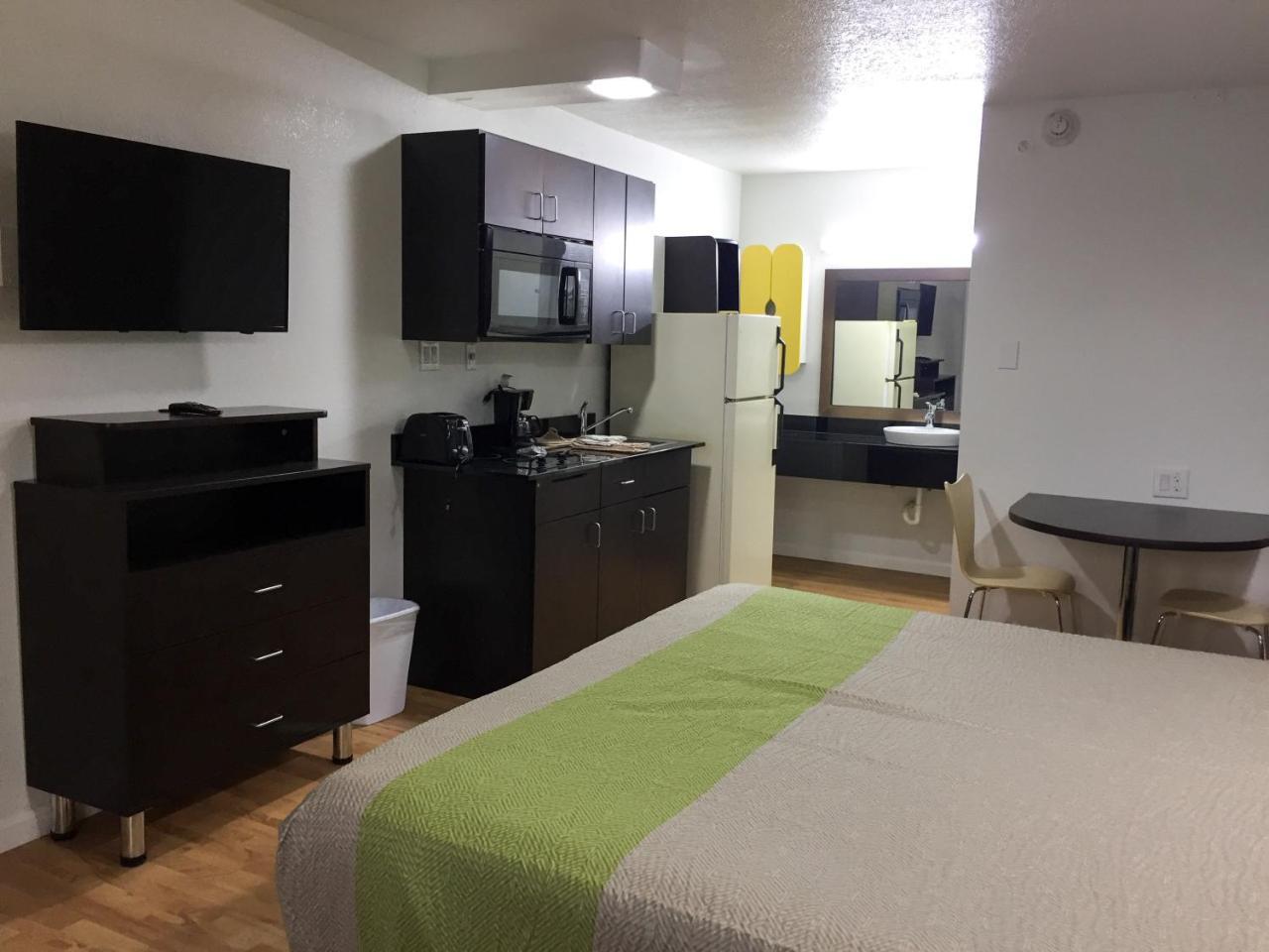 Hotel 6-temple, Tx 2*